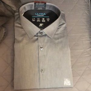 Brand new gray J Ferrar XL dress shirt. 17-17. 1/2 x34/35.